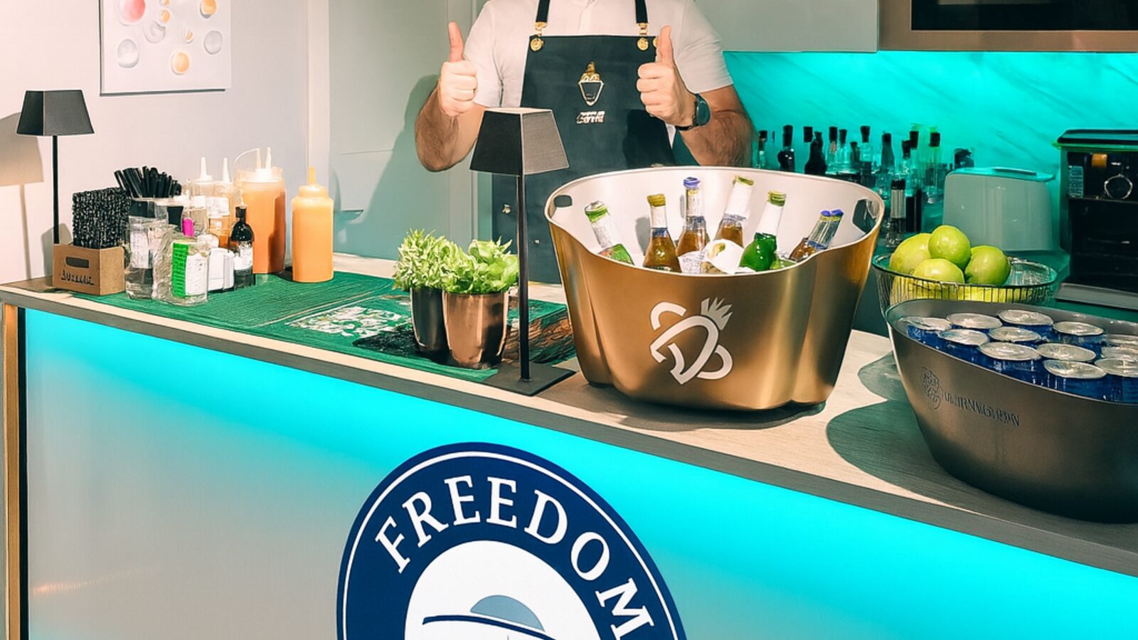 Bar & kitchen on The Lomond Lounge